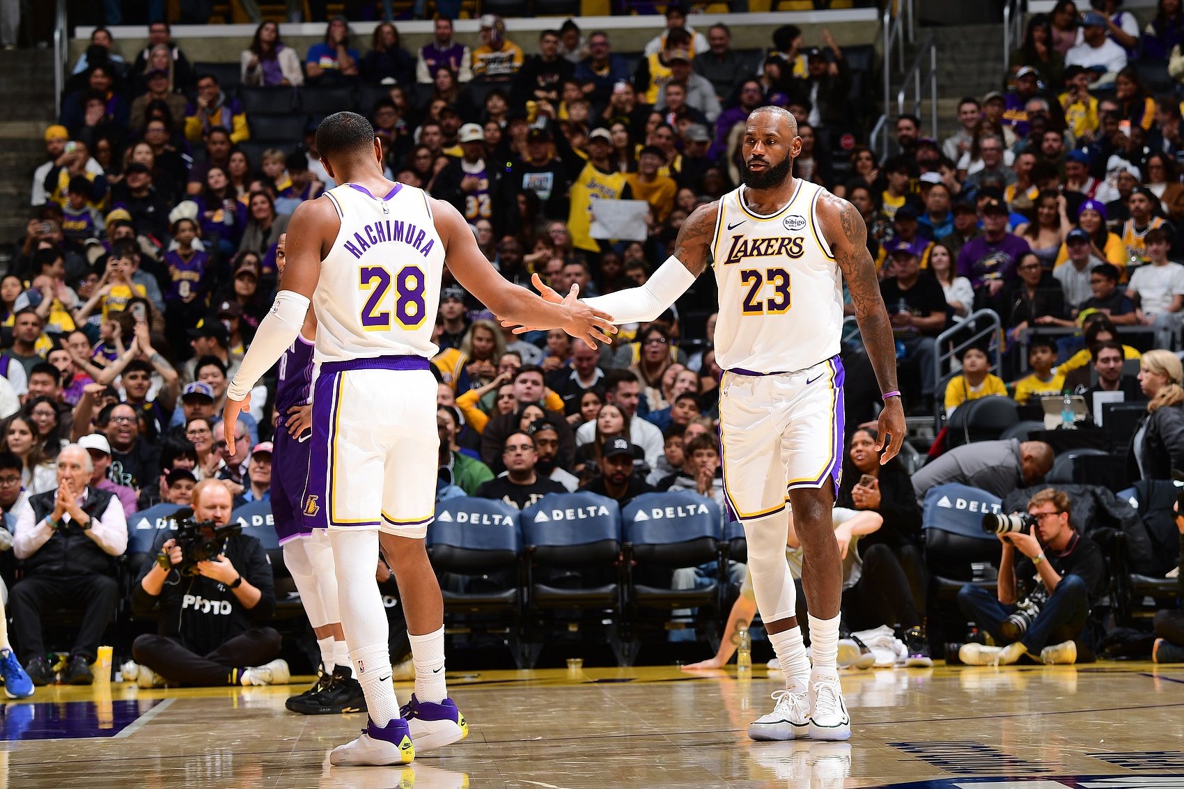 九游娱乐登录入口-湖人官方：詹姆斯今日大概率出战雄鹿 八村塁将继续缺阵