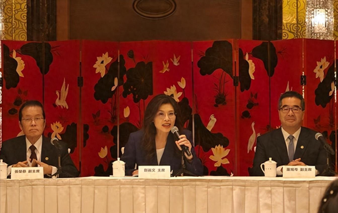 九游娱乐入口-太罕见！蓝营集体为郑丽文撑腰，10位县市长表态，蒋万安瞒不住了